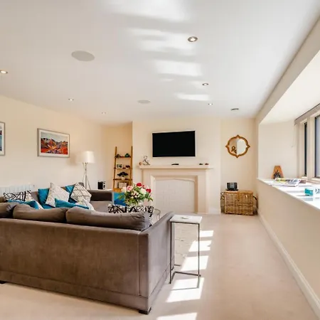 Daire 2 Bed In Oc-m31843 *