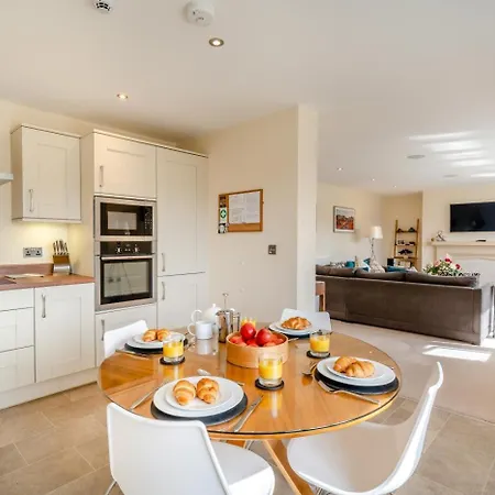 Daire 2 Bed In Oc-m31843
